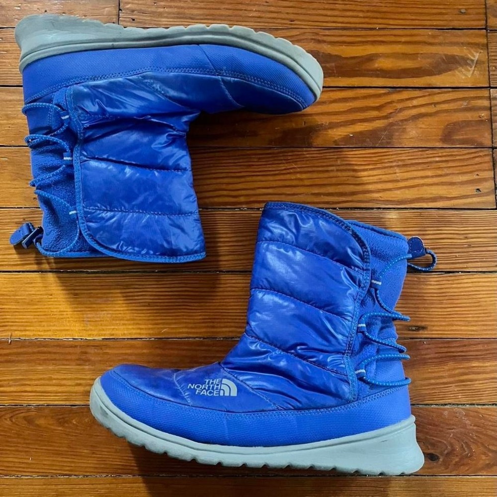 White North Face Puffer Snow Boots size 9w